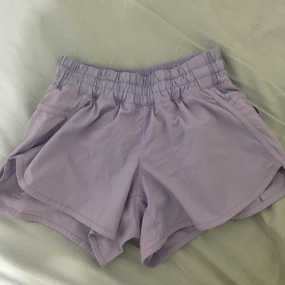 lululemon athletica Pants - Lululemon shorts size 4